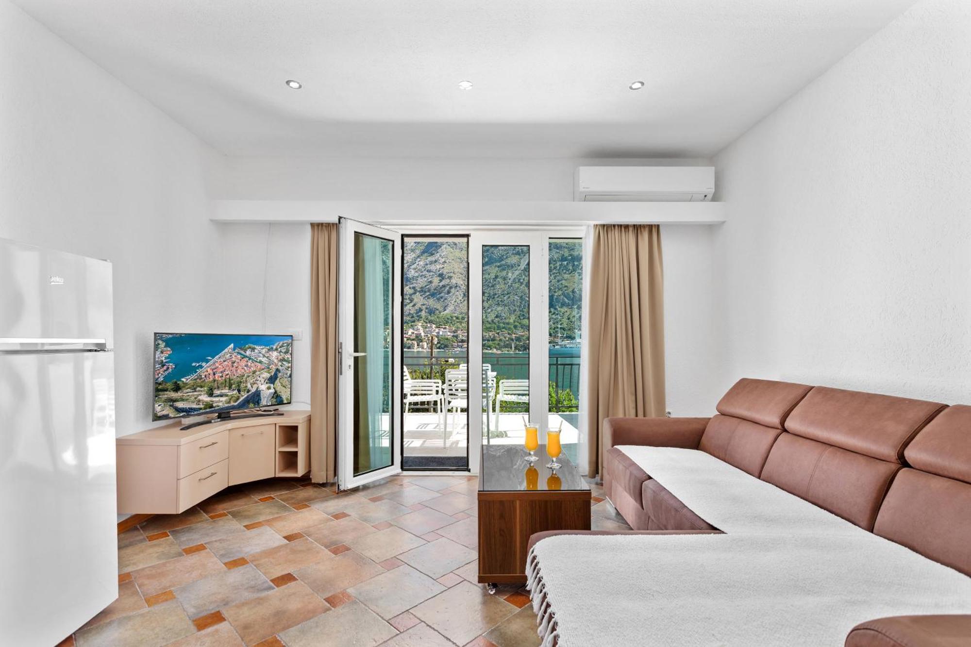Apartments Doncic Kotor Luaran gambar